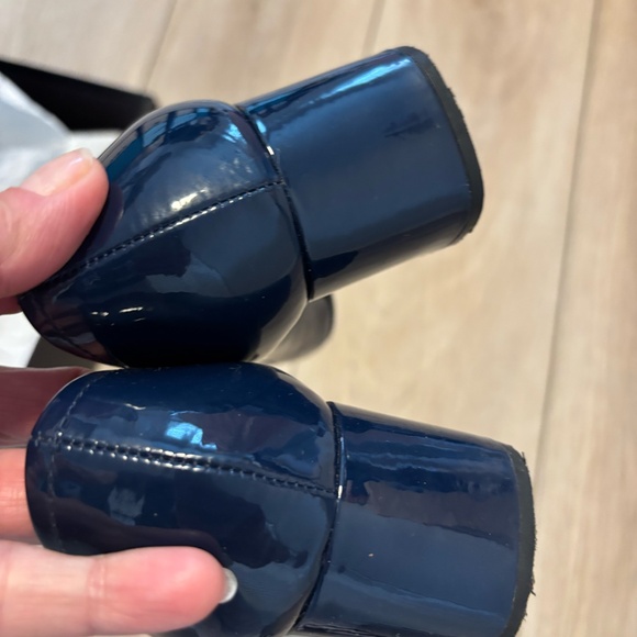 Prada Patent Leather Bow Gold Logo Accents Pumps - Picture 5 of 8